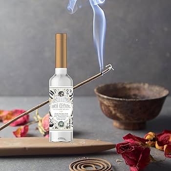 descubre cómo el agua mística y las texturas fluidas pueden transformar la decoración de tu hogar con estilo y armonía.