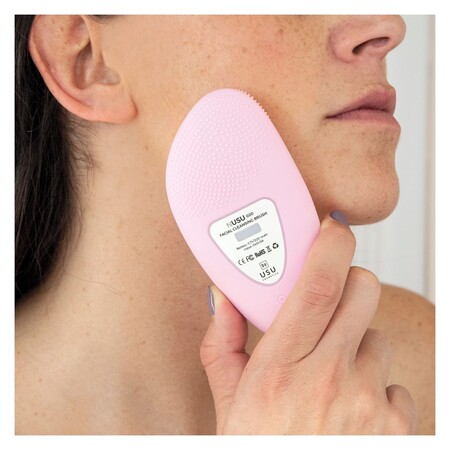 descubre cómo los cepillos faciales con tecnología ia ayudan a limpiar profundamente los poros obstruidos, dejando tu piel fresca y radiante.