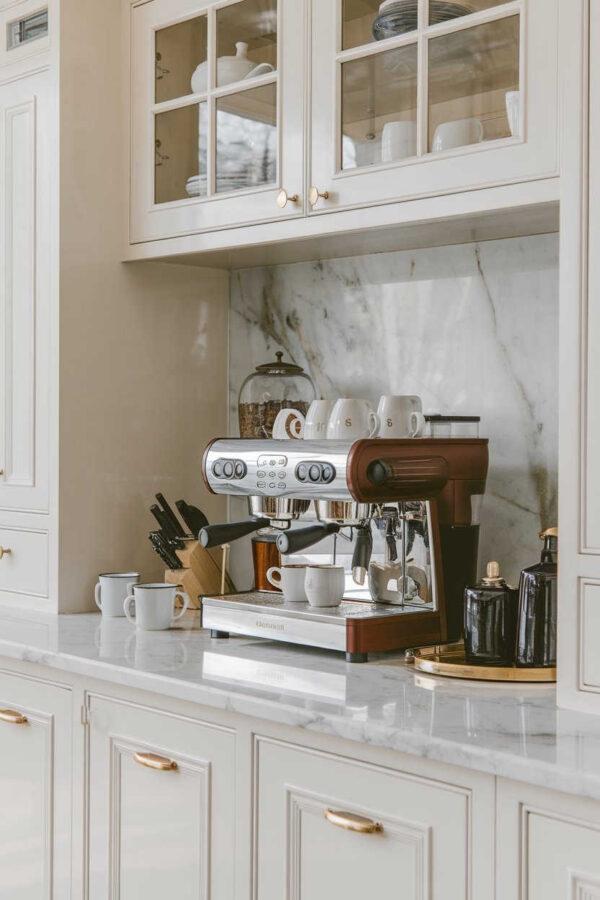 descubre las tendencias estéticas para estaciones de café en 2026 y transforma tu espacio con estilo y funcionalidad.