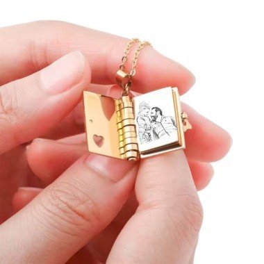 descubre collares personalizados con historias únicas que reflejan momentos especiales y emociones inolvidables. crea tu joya exclusiva hoy.