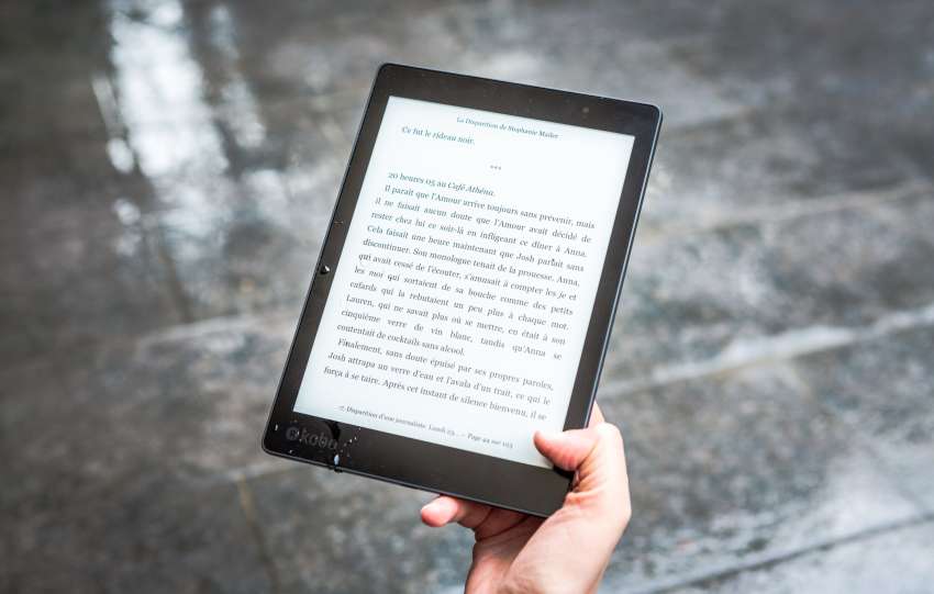 descubre cómo elegir el kindle ideal para un aniversario, la mejor guía para sorprender con el regalo perfecto para los amantes de la lectura.
