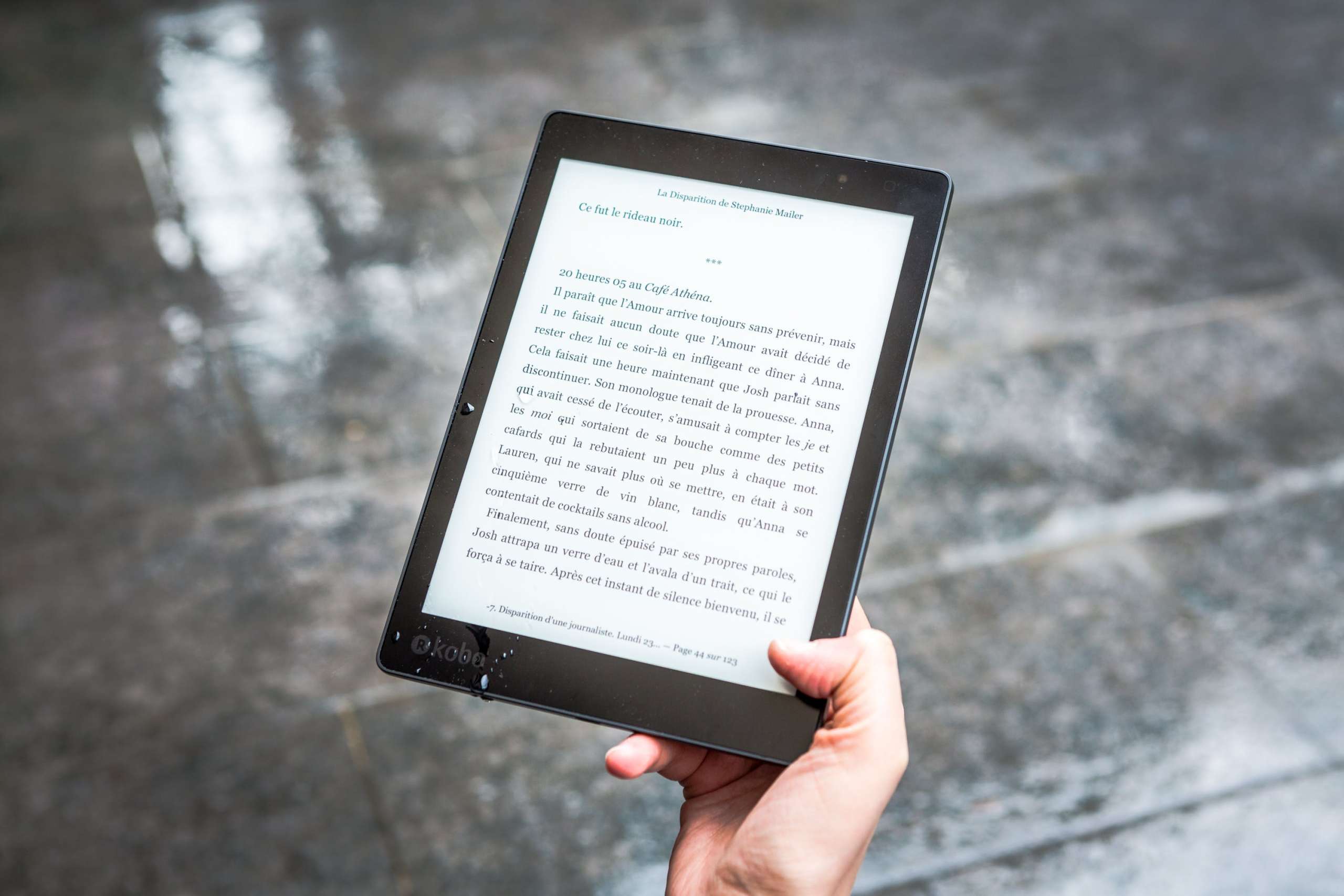 descubre cómo elegir el kindle ideal para un aniversario, la mejor guía para sorprender con el regalo perfecto para los amantes de la lectura.