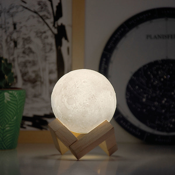 descubre nuestras lámparas de luna llena, el regalo perfecto para crear una luz ambiental cálida y mágica en cualquier espacio.