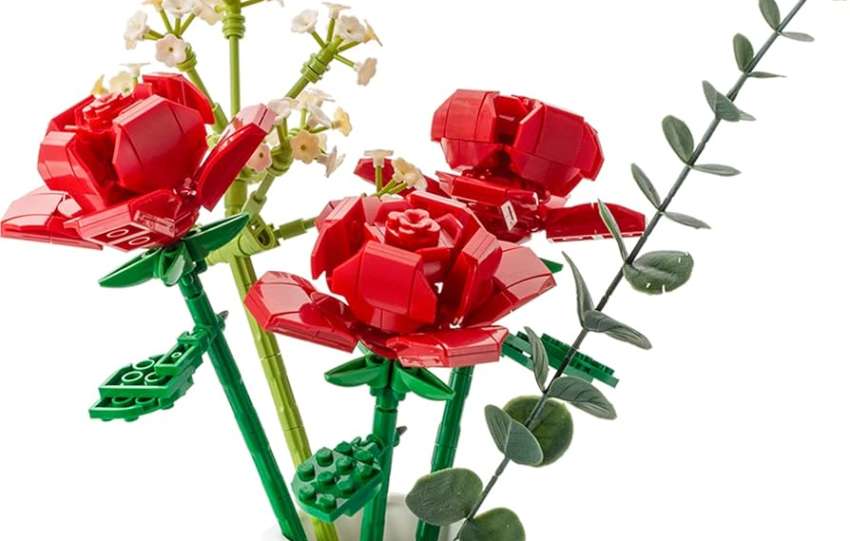 descubre rosas hechas con lego para decorar tus espacios de manera original y creativa. perfectas para regalar o embellecer cualquier ambiente.