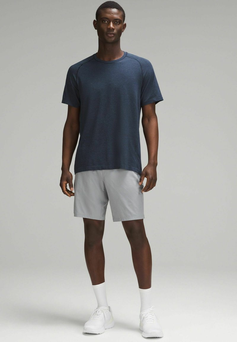 descubre la camiseta fitness lululemon metal vent tech 2026: comodidad, transpirabilidad y estilo para tus entrenamientos más intensos.