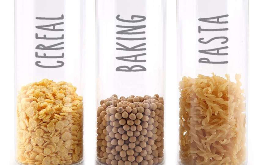 aprende a organizar tu despensa de manera eficiente utilizando contenedores y etiquetas para mantener todo ordenado y accesible.
