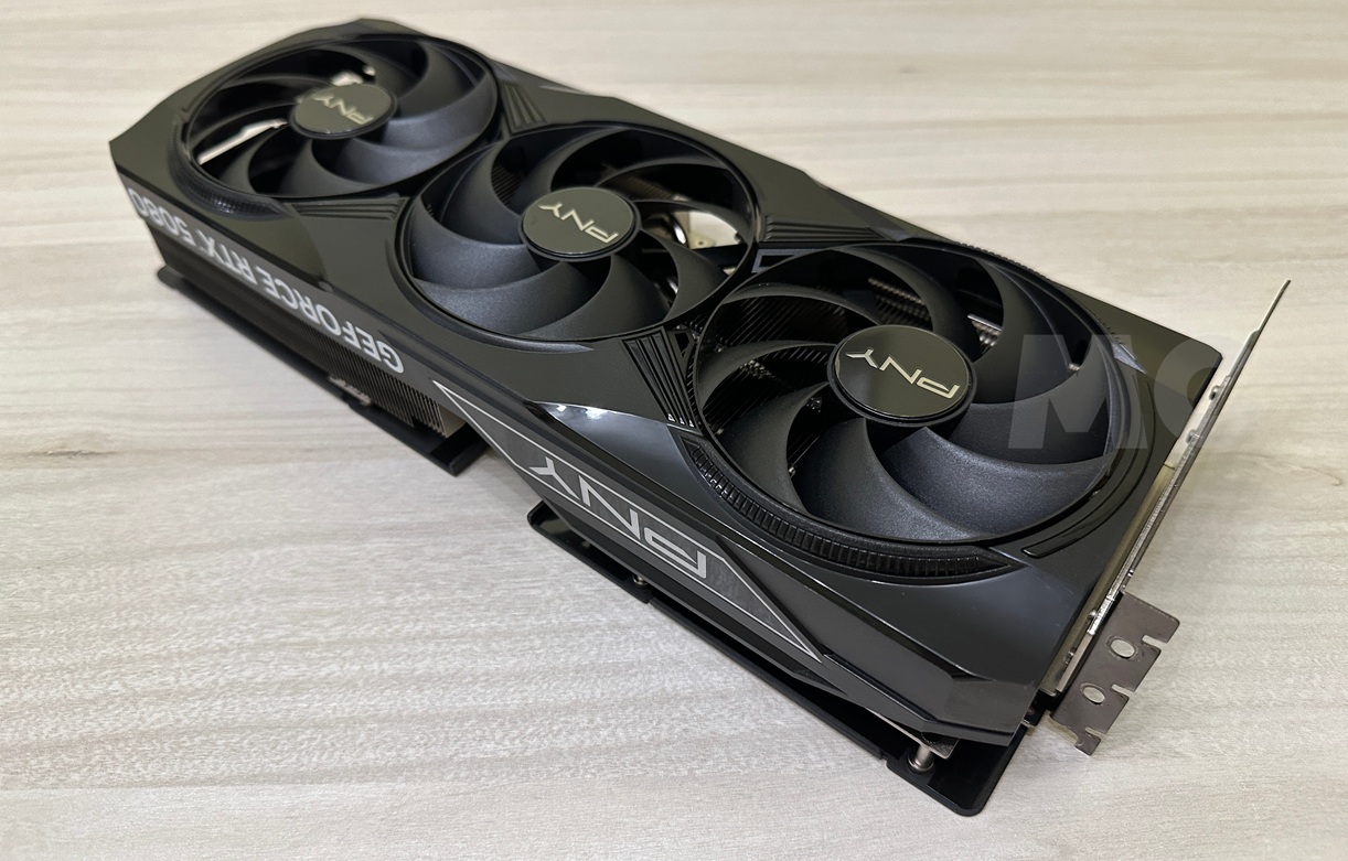 descubre la potente y compacta pny rtx 5080 dual-fan slim, diseñada para ofrecer un rendimiento excepcional en un formato compacto y eficiente.