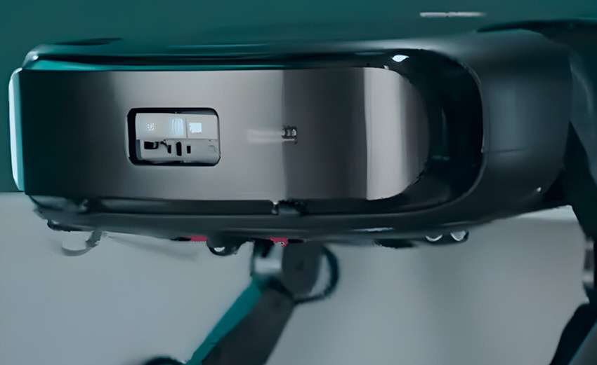 descubre el roborock saros rover, el robot diseñado para gaming y para subir escaleras con facilidad. tecnología avanzada para una experiencia única.