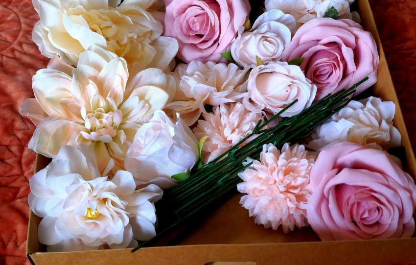 descubre nuestras rosas preservadas en caja, la combinación perfecta de belleza duradera y elegancia para regalar o decorar cualquier espacio.