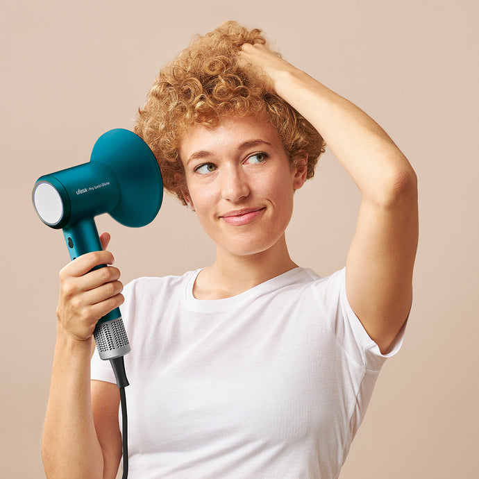 descubre los secadores iónicos de alta velocidad que ofrecen un secado rápido y cuidado profesional para tu cabello, reduciendo el frizz y mejorando su brillo.