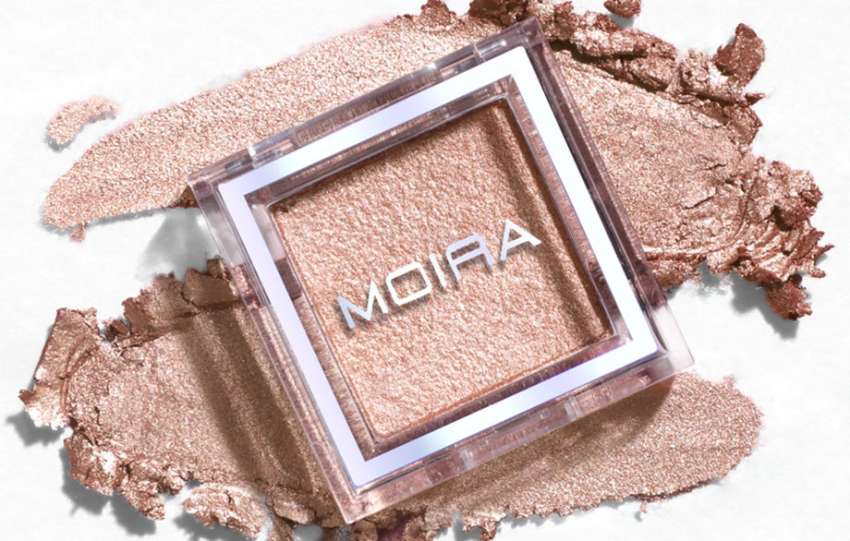 descubre cómo crear sombras crema fáciles y naturales para el día, perfectas para un look fresco y luminoso en pocos minutos.