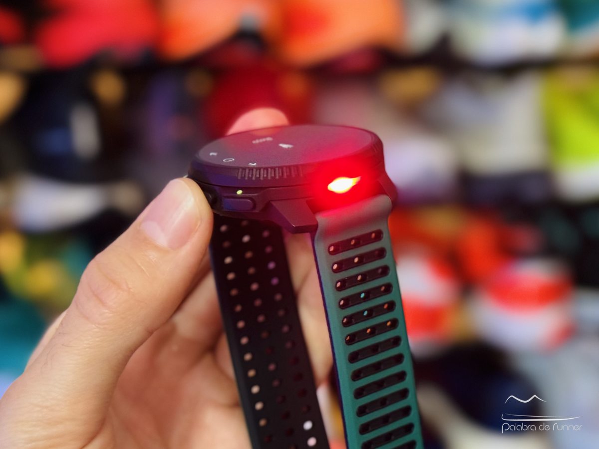 descubre suunto vertical 2, el reloj gps con 65 horas de batería perfecta para montañistas y aventureros que buscan precisión y resistencia en sus excursiones.