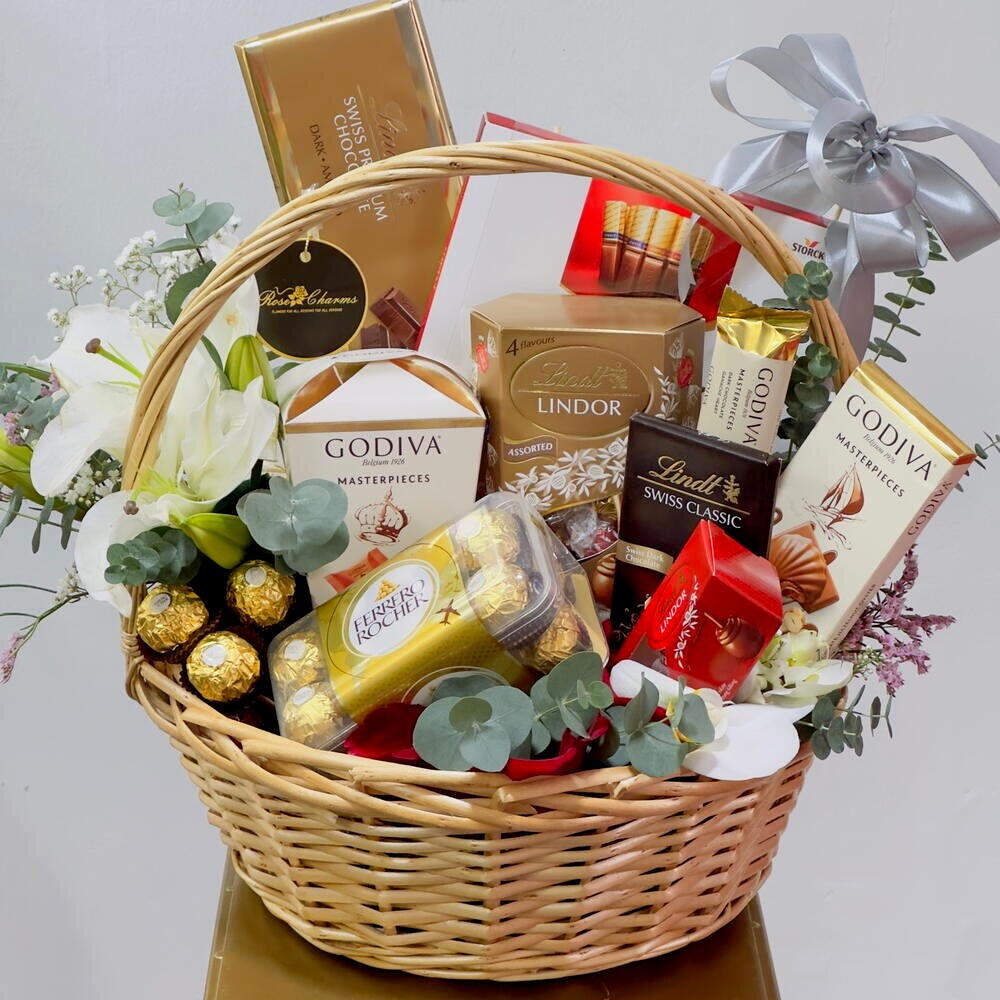 descubre nuestras canastas regalo con chocolates lindt y ferrero, el detalle perfecto para sorprender y endulzar cualquier ocasión.