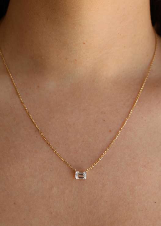 descubre los collares de diamantes solitarios mejuri, elegancia y brillo atemporal que realzan tu estilo con sofisticación y calidad incomparable.