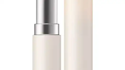 descubre las mejores cremas anti código de barras para labios que hidratan, reparan y reducen las líneas de expresión para unos labios suaves y rejuvenecidos.