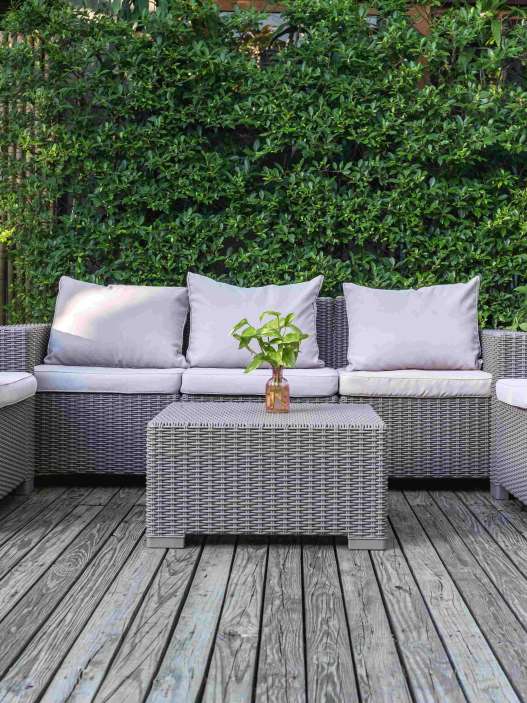 descubre muebles para terraza con estilo marinero, perfectos para disfrutar del verano al aire libre con comodidad y diseño.