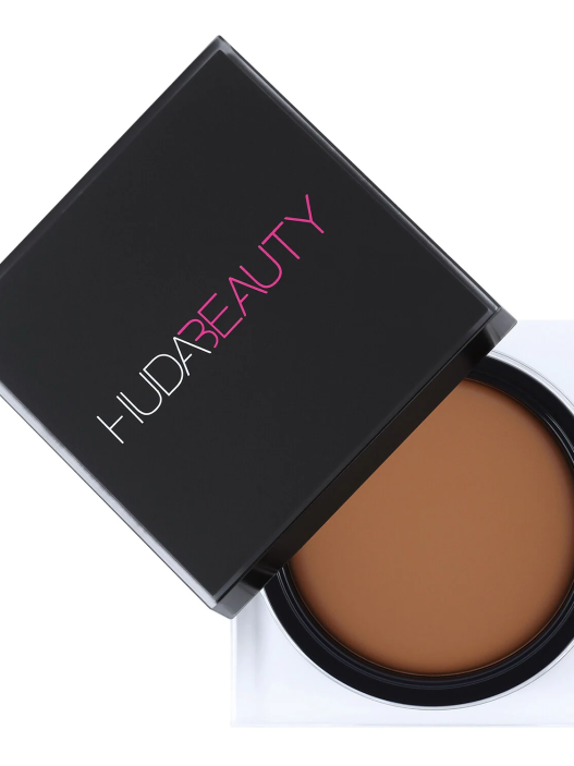 descubre nuestros polvos de sol mate para un bronceado sutil y natural que realza tu piel con un acabado impecable y sin brillos.