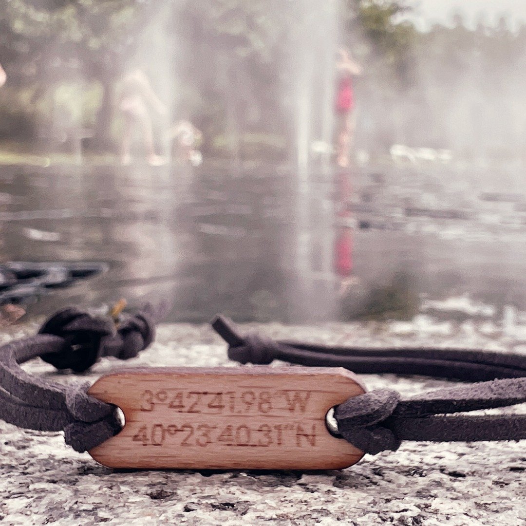 descubre nuestras pulseras con coordenadas personalizadas, el regalo perfecto para llevar contigo un lugar especial en todo momento.