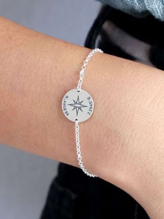 descubre nuestras pulseras con coordenadas personalizadas, el regalo perfecto para llevar contigo momentos especiales y lugares inolvidables.