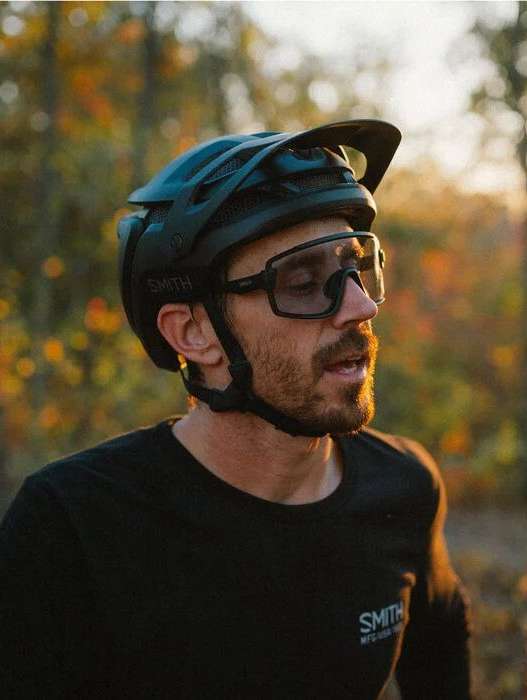 descubre el casco mtb smith forefront 3, diseñado para ofrecer máxima protección y ventilación en tus aventuras de mountain bike. seguridad y comodidad incomparables.