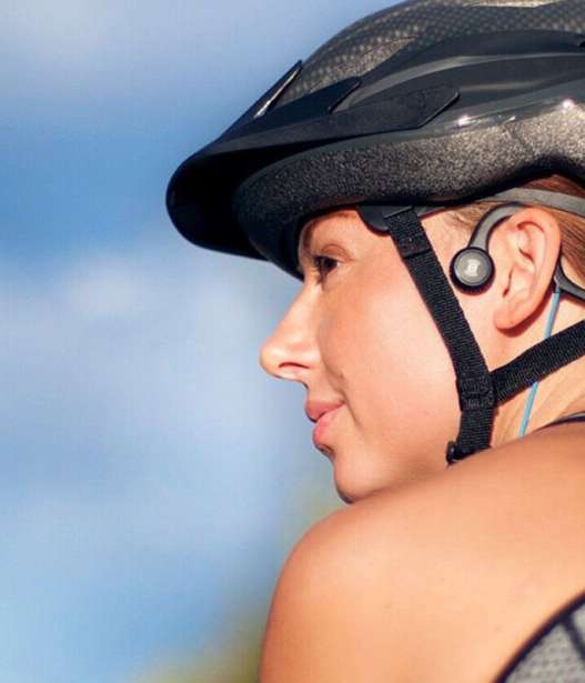 descubre el sonido por conducción ósea diseñado para ciclistas, una tecnología que permite escuchar música y alertas manteniendo la atención en el entorno y la seguridad durante tus rutas en bicicleta.
