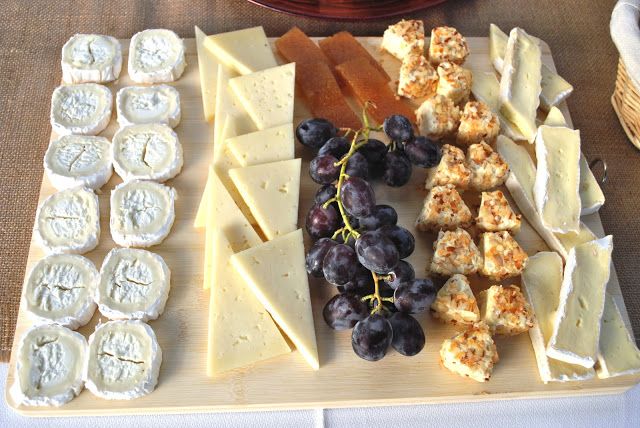 descubre nuestras exclusivas tablas de quesos en forma de tocadiscos, perfectas para sorprender en tus eventos con un toque original y delicioso.