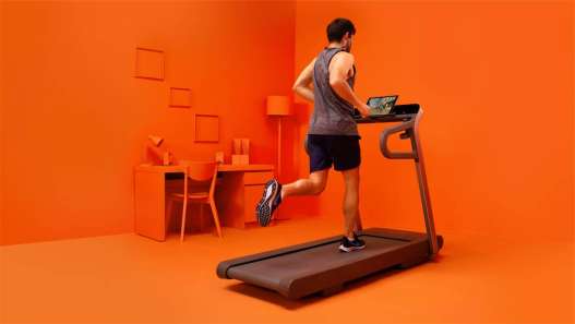 descubre el wahoo kickr run, la cinta que ajusta tu ritmo para entrenamientos personalizados y eficientes. mejora tu rendimiento con tecnología avanzada y precisión.